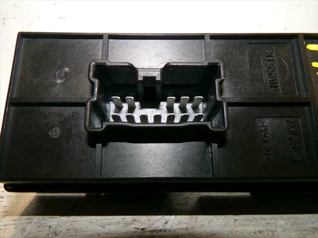 Foto 4ª: Botonera Elevalunas Nissan Juke 1.5 DCI 2010-2015 [K9KA6] (2014)