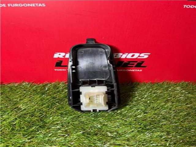 Foto 3ª: Botonera Elevalunas Renault Trafic L1H1 3 0T 8/9 ASIENTOS) EQUILIBRE BLUE DCI FAP CAT 110CV 81KW [M9R Z7]