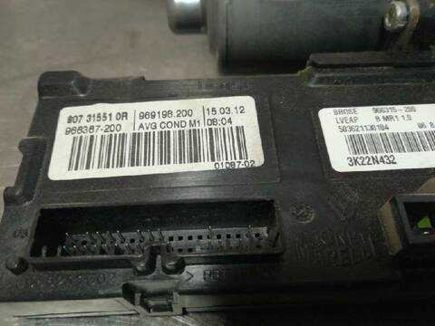 Foto 3ª: Elevalunas Eléctrico Delantero Izquierdo Renault Megane EXPRESSION BERLINA 110CV 81KW III BERLINA 5 P [K9KA6] (2012)