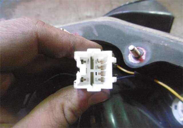 Foto 3ª: Piloto Trasero Derecho Hyundai Coupe 1.6 16V [G4ED-G]