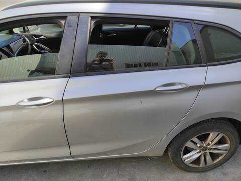 Puerta Trasera Izquierda Opel Astra LE2