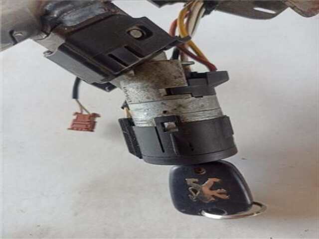 Foto 2ª: Motor de Arranque Peugeot 307 2.0 [2.0 LTR. - 100 KW 16V CAT (RFN - EW10J4)] [RFN (EW10J4)]