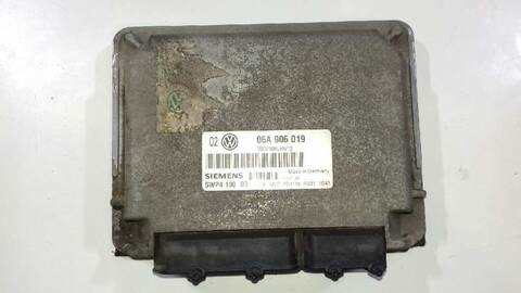 Centralita Motor ECU Volkswagen Golf CONCEPTLINE BERLINA 101CV 74KW