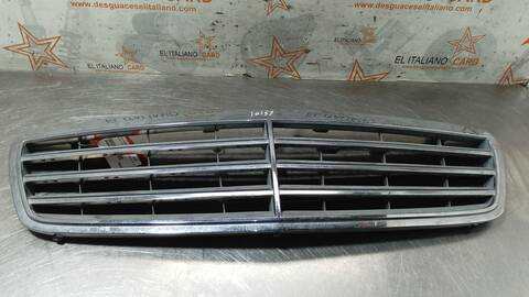 Foto 4ª: Rejilla Delantera Mercedes Clase C 160 220 CDI LA) 203.008) BERLINA 150CV 110KW [OM646963] (2005)