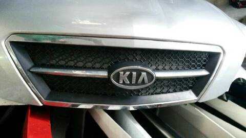 Rejilla Delantera Kia Sorento 2.5 CRDI CAT 140CV 103KW