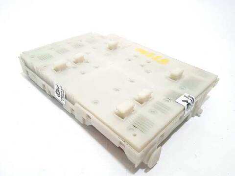 Foto 3ª: Caja Reles Fusibles Volvo S60 2.0 DIESEL CAT 163CV 120KW [D5204T2] (2010)