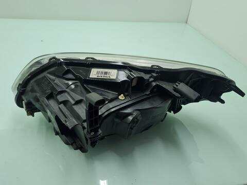 Foto 4ª: Faro Derecho Volvo XC 60 MOMENTUM 2WD 181CV 133KW [D4204T5] (2014)