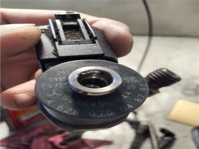 Foto 2ª: Inyectores Mercedes Clase ML 230 2.7 270 CDI (163.113) [2.7 LTR. - 120 KW CDI 20V CAT]