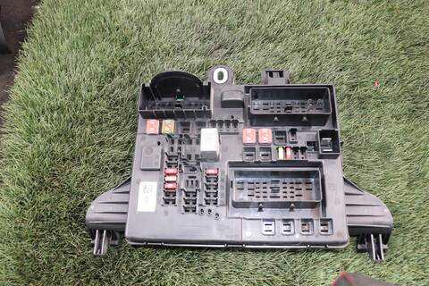 Foto 2ª: Caja Reles Fusibles Opel Insignia A20DTE BERLINA (2014)