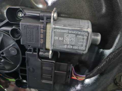 Elevalunas Manual Trasero Derecho Audi A1 25 TFSI BASICO 95CV 70KW