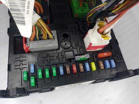 Caja Reles Fusibles Peugeot 3008 STYLE 114CV
