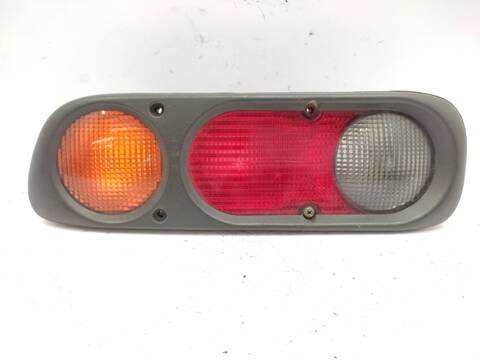 Piloto Trasero Derecho Nissan Terrano 2.7 TDI 4WD 125CV 92KW