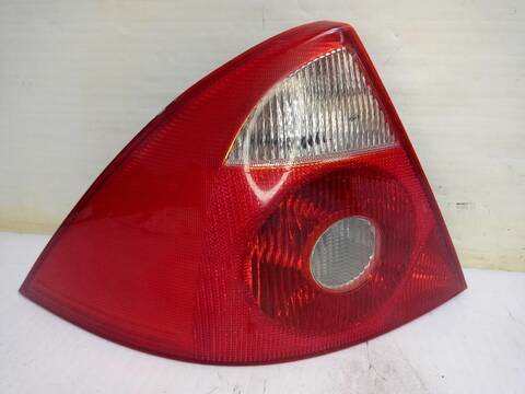 Foto 3ª: Piloto Trasero Izquierdo Ford Mondeo GHIA 06.2003 ) D) 131CV [FMBA - N7BA] (2000)