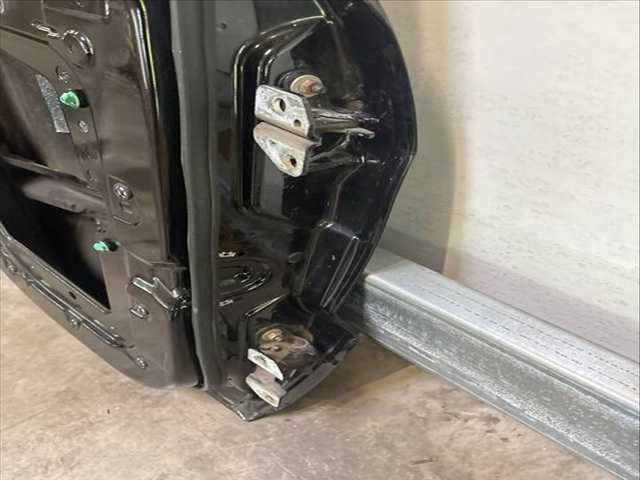 Puerta Trasera Izquierda Jeep Cherokee 3.0 CRD V6 190 CV 140KW