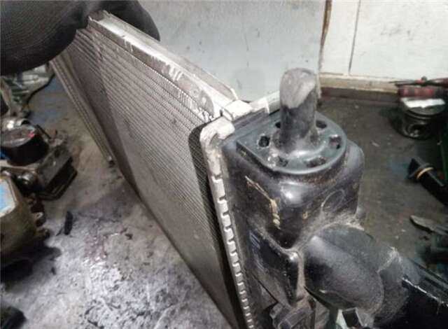 Foto 3ª: Radiador Motor Hyundai i30 1.4 25 ANIVERSARIO [1.4 LTR. - 73 KW CAT] [G4LC]
