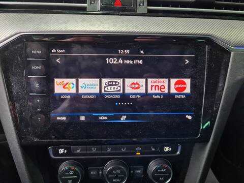 Foto 4ª: Pantalla Multifuncion Volkswagen Passat R-LINE 150CV 110KW [DSRB] (2020)