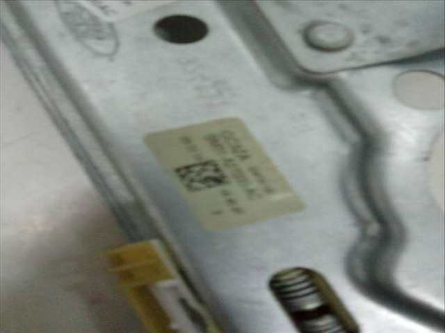 Foto 4ª: Elevalunas Manual Trasero Derecho Ford Focus 1.6 TI 125CV 92KW [PNDA,PNDD] (2014)