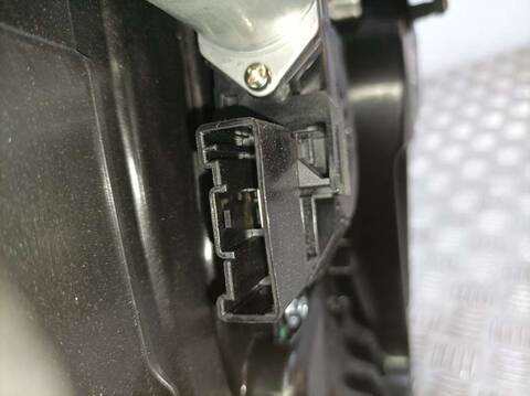 Foto 3ª: Elevalunas Manual Trasero Izquierdo Bmw X1 1.8 GI SDRIVE 18I AUT. 136CV 100KW B38 U11 [B38A15P] (2022)