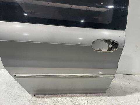 Foto 3ª: Puerta Lateral Corredera Derecha Kia Carnival 2.9 CRDI LX AUT. 144CV [J3] (2001)