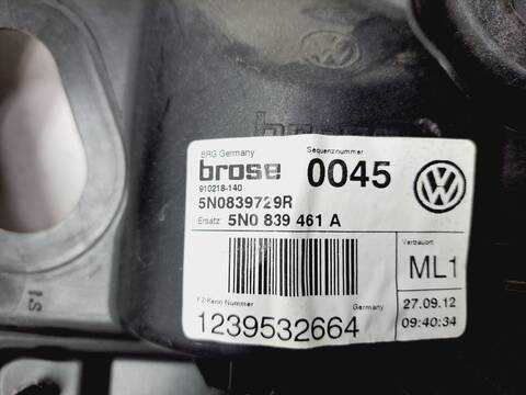 Foto 4ª: Elevalunas Manual Trasero Izquierdo Volkswagen Tiguan ADVANCE BLUEMOTION 110CV 81KW [CFF] (2012)