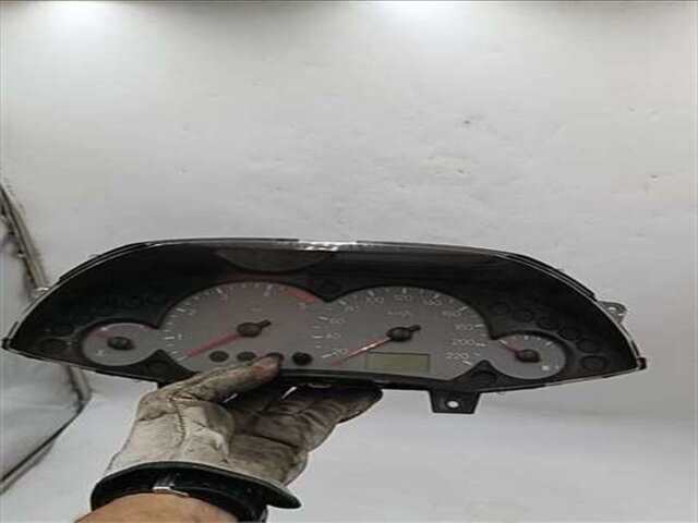 Cuadro de Instrumentos Ford Focus 1.6 GHIA [1.6 LTR. - 74 KW 16V CAT]