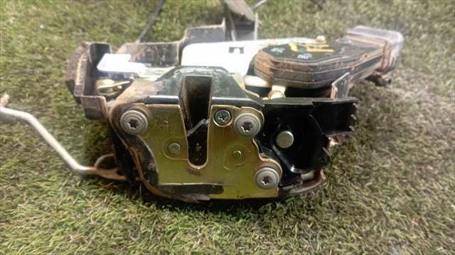 Foto 2ª: Cerradura Puerta Delantera Izquierda Lexus LX 4.7 G 470 V8 (2002)