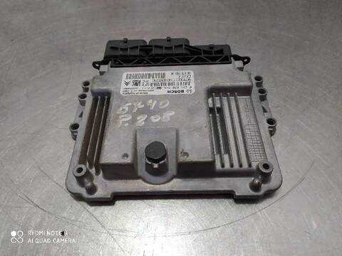 Foto 3ª: Centralita Motor ECU Peugeot 208 STYLE 100CV 73KW [9H06] (2015)