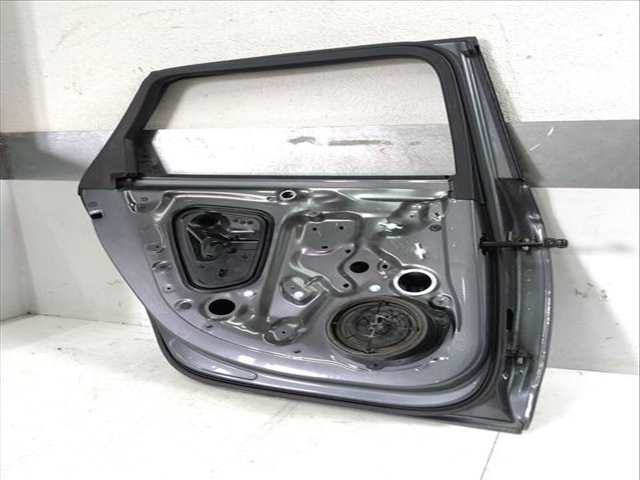Foto 3ª: Puerta Trasera Izquierda Audi A4 272 CV 200KW [CRTC] (2016)