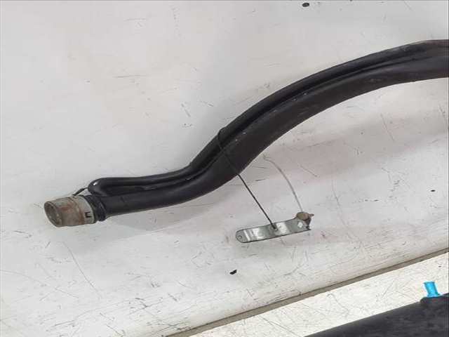 Foto 3ª: Deposito de Combustible Toyota Avensis 1.8 ZZT251_) 129CV [1ZZ-FE] (2003)