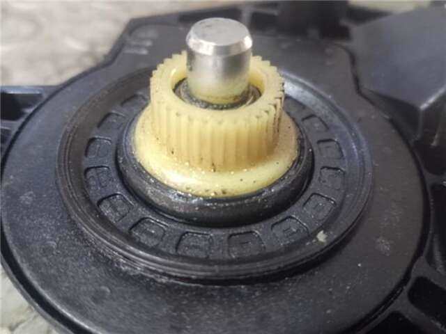 Foto 2ª: Elevalunas Eléctrico Delantero Izquierdo Peugeot 307 1.6 16V [NFU (TU5JP4)]