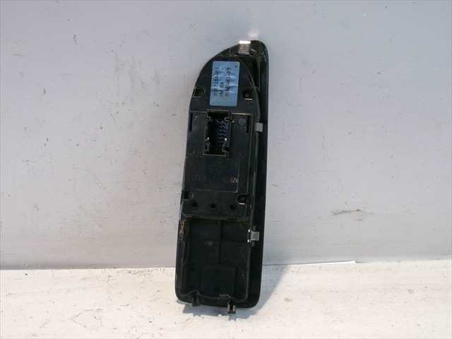 Foto 3ª: Botonera Elevalunas Bmw Serie 1 116 2.0 D E81,COUPE 2004-2013 [N47D20A] (2009)