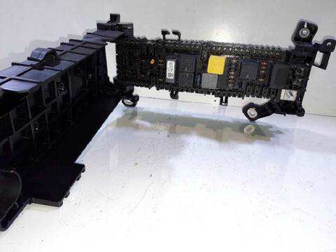 Foto 2ª: Caja Reles Fusibles Mercedes Clase A 140 A 200 CDI 176.008) 136CV 100KW [651930] (2016)