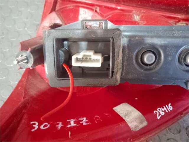 Foto 3ª: Piloto Trasero Izquierdo Peugeot 307 1.6 SW CLIM PLUS [1.6 LTR. - 80 KW 16V CAT (NFU - TU5JP4)] [NFU (TU5JP4)]