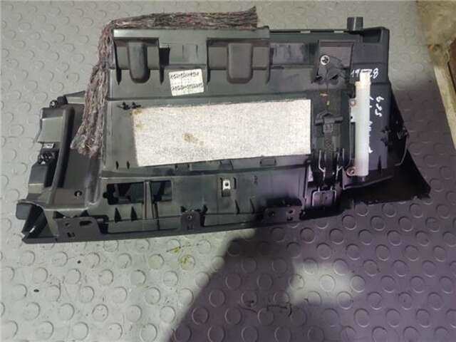 Foto 3ª: Guantera Bmw Serie 1 114 2.0 118D [2.0 LTR. - 90 KW 16V DIESEL CAT] [M47N 204 D4]