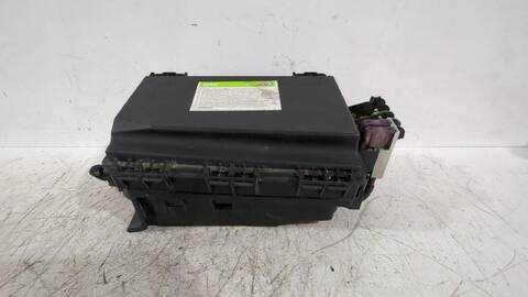 Caja Reles Fusibles Opel Zafira 1.9 CDTI M75) 120CV