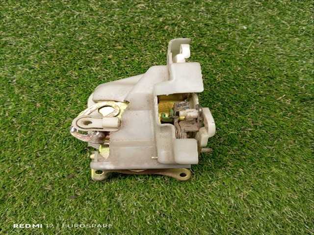 Foto 3ª: Cerradura Puerta Trasera Derecha Mitsubishi L200 2.5 D 4P CAJA ABIERTA [4D56] (1999)