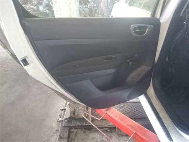 Foto 3ª: Puerta Trasera Izquierda Peugeot 307 1.6 HDI 110 [9HY (DV6TED4)]