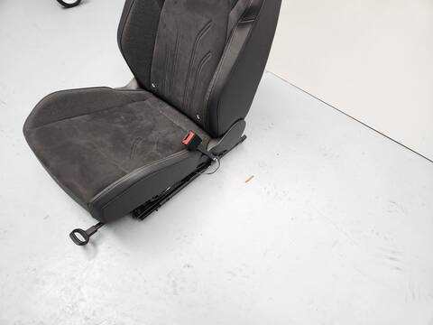 Foto 4ª: Asiento Delantero Derecho Volkswagen Golf STYLE 115CV [DXDE] (2024)