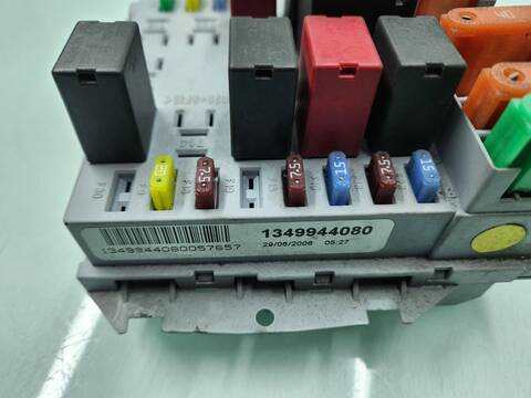 Foto 3ª: Caja Reles Fusibles Fiat Ducato L1H1 100 MULTIJET 101CV 74KW [4HV] (2006)