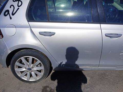 Puerta Trasera Derecha Volkswagen Golf ADVANCE 140CV 103KW