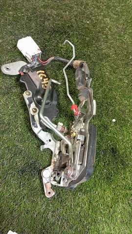 Foto 3ª: Cerradura Puerta Delantera Derecha Toyota 4 Runner 2.4 T DIESEL SURF [2LT] (1993)