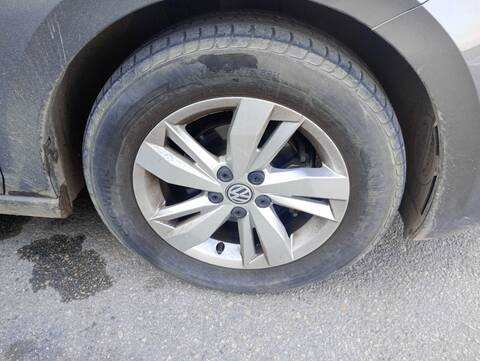 Foto 4ª: Juego LLantas Volkswagen Polo ADVANCE 95CV 70KW [CHZ] (2018)