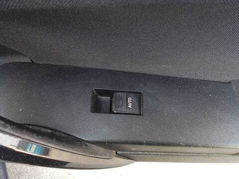 Foto 4ª: Botonera Elevalunas Toyota Auris 1.8 16V HIBRIDO) 99CV 73KW [2ZR] (2016)
