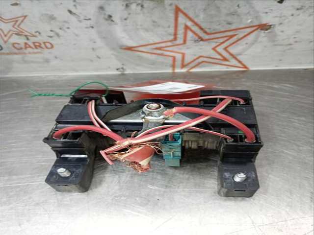 Foto 4ª: Caja Reles Fusibles Mercedes Clase S 220 500 221.071) BERLINA 388CV 285KW [M273961] (2006)