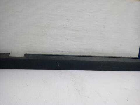 Faldón Lateral Seat Toledo EXCLUSIVE 140CV