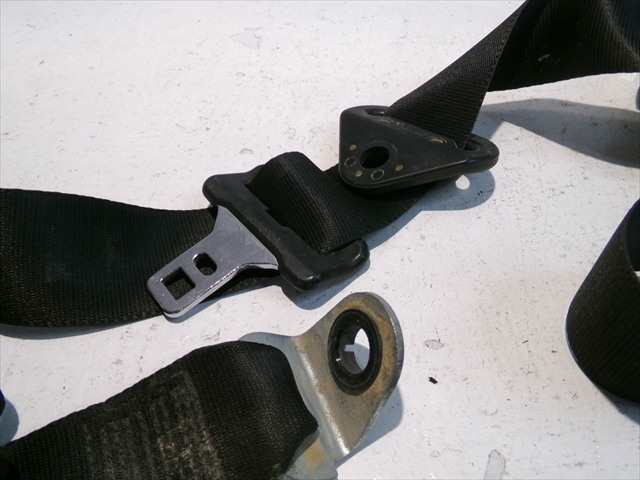 Foto 3ª: Cinturón Trasero Derecho Ford Ka 1.3 G 1996-2008 [J4P] (2002)