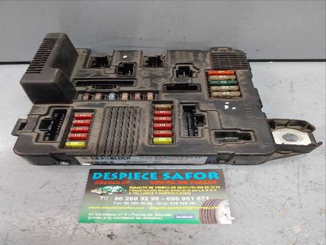 Caja Reles Fusibles Renault Megane 0.1 D