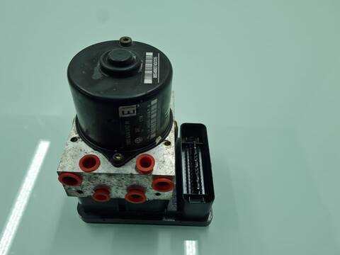 Foto 2ª: Abs Volkswagen Golf 1.9 TDI BERLINA 105CV 77KW [BXE] (1950)