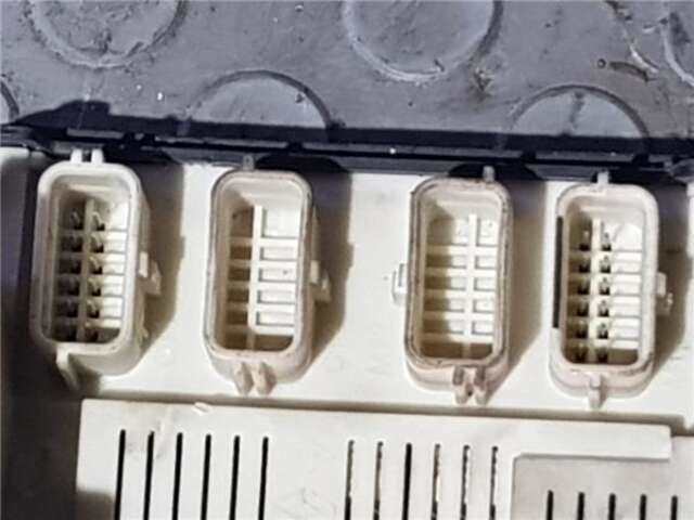 Foto 2ª: Caja Reles Fusibles Renault Megane 1.6 16V II SEDAN (LM0/1_) [K4M D8]