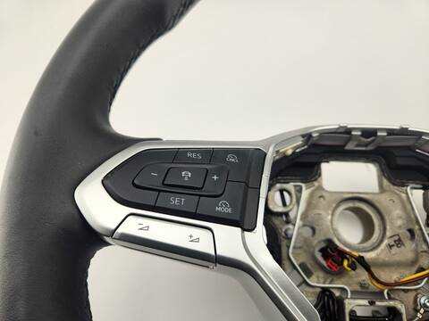 Foto 3ª: Volante Volkswagen Golf 1.5 ETSI 150CV 110KW [DXDE] (2024)